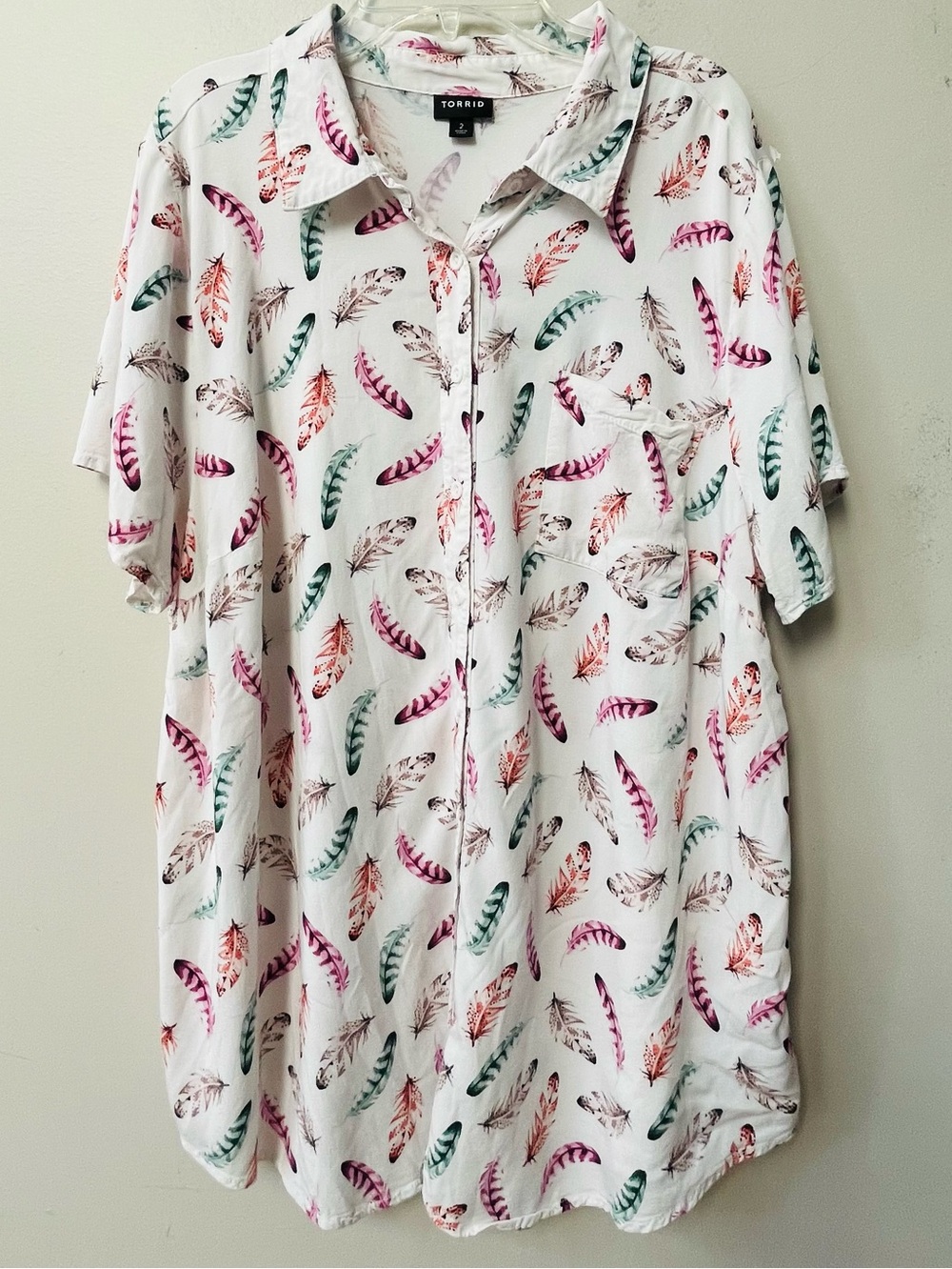 Torrid Feather Print Button Down Shirt Blouse Womens 2X Short Sleeve Boho